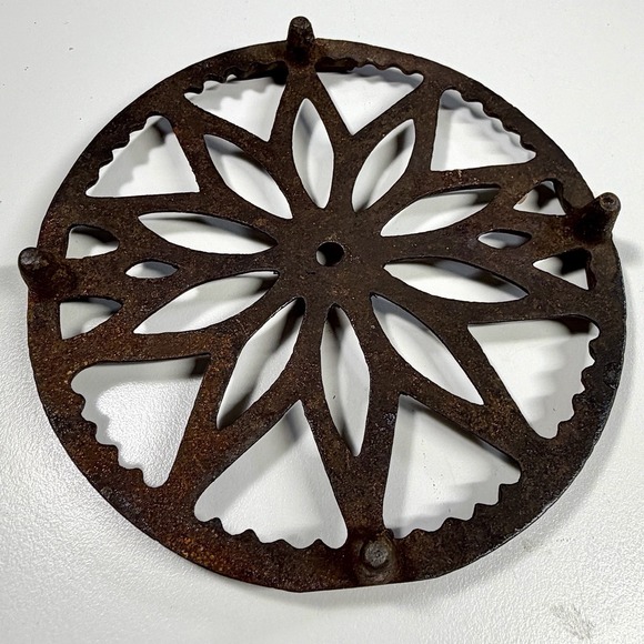 VTG Cast Iron Trivets Ornate Primitive Farmhouse Kitchen Décor Rustic Set of 3 - Picture 10 of 13
